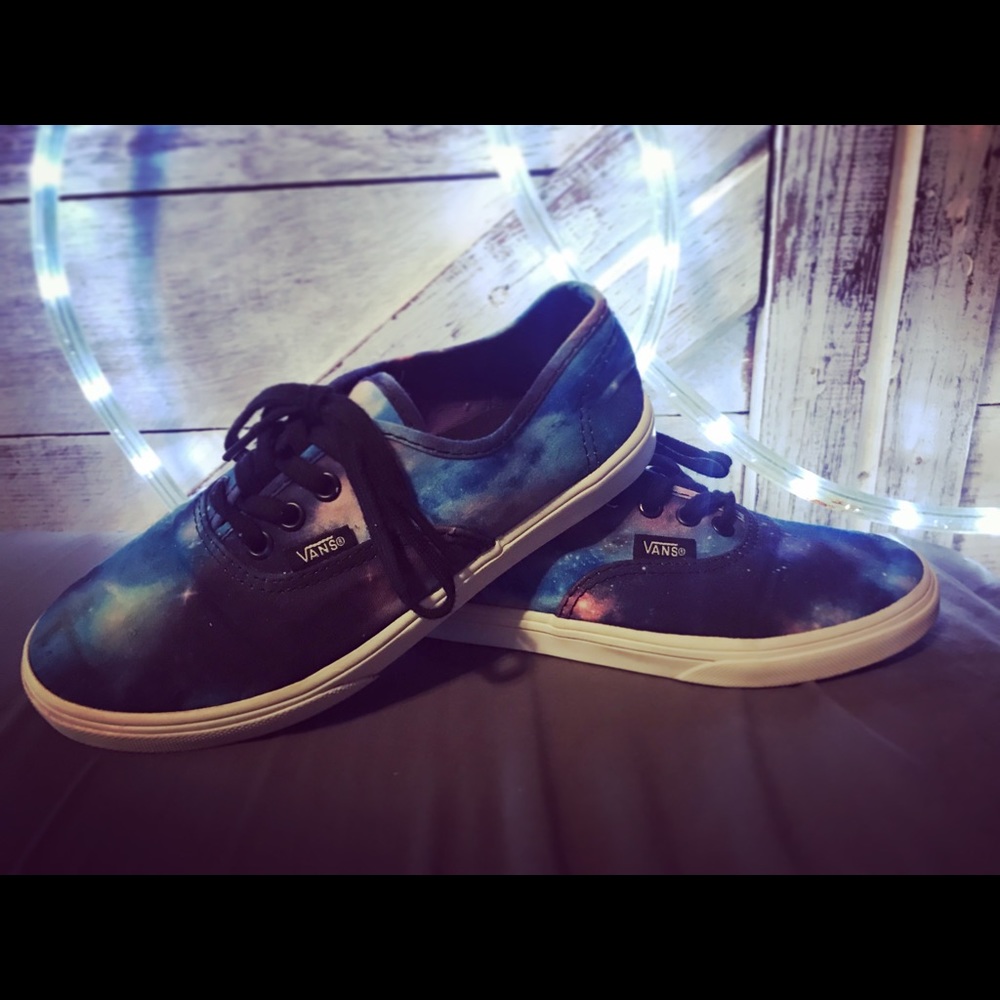Vans Galaxy Size 2